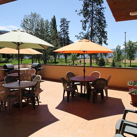 Waterfront Inn Пентиктон Экстерьер фото