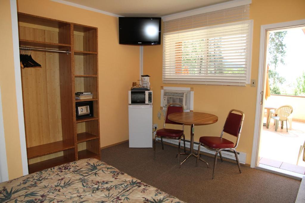 Waterfront Inn Пентиктон Номер фото