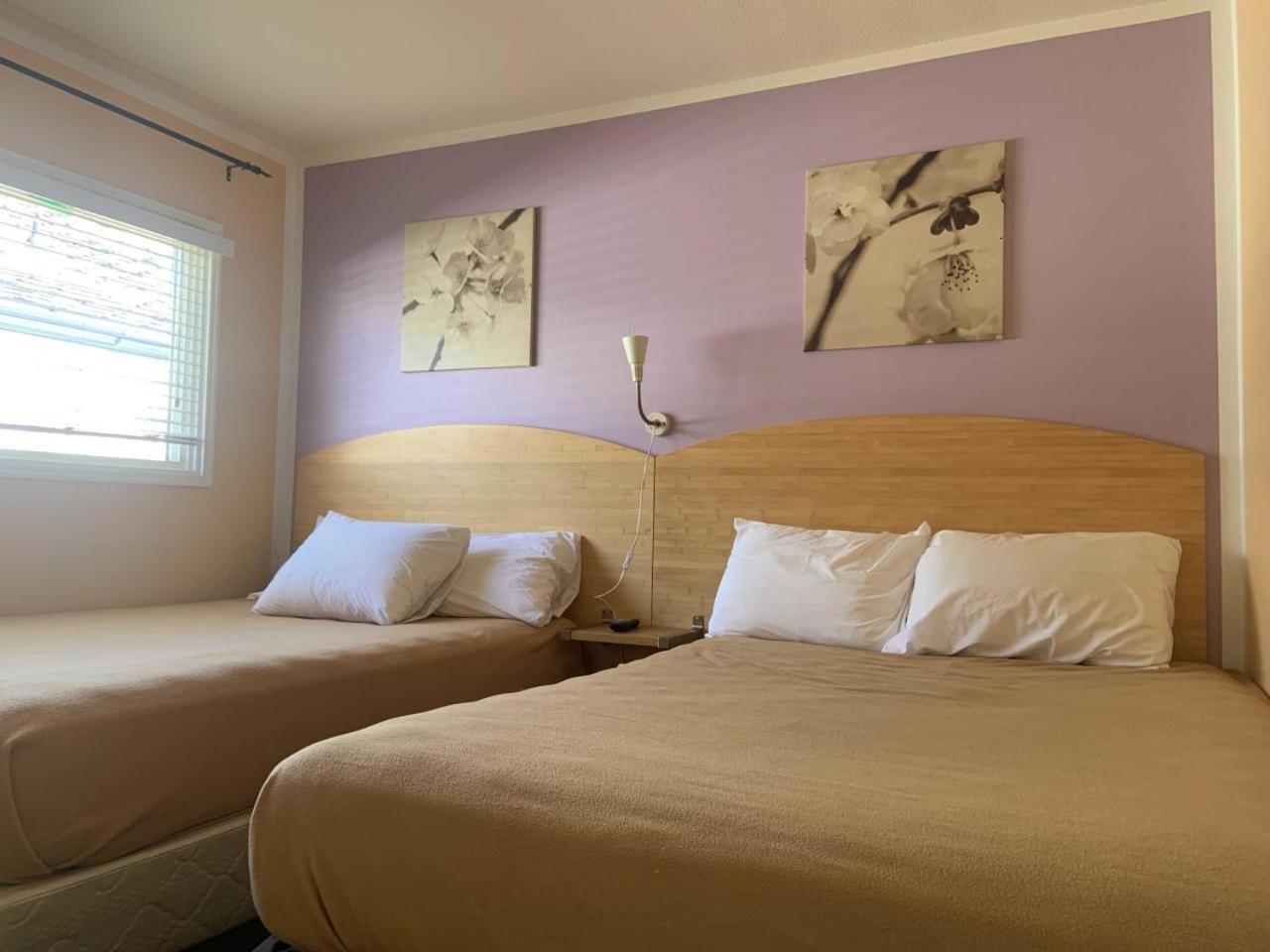 Waterfront Inn Пентиктон Экстерьер фото