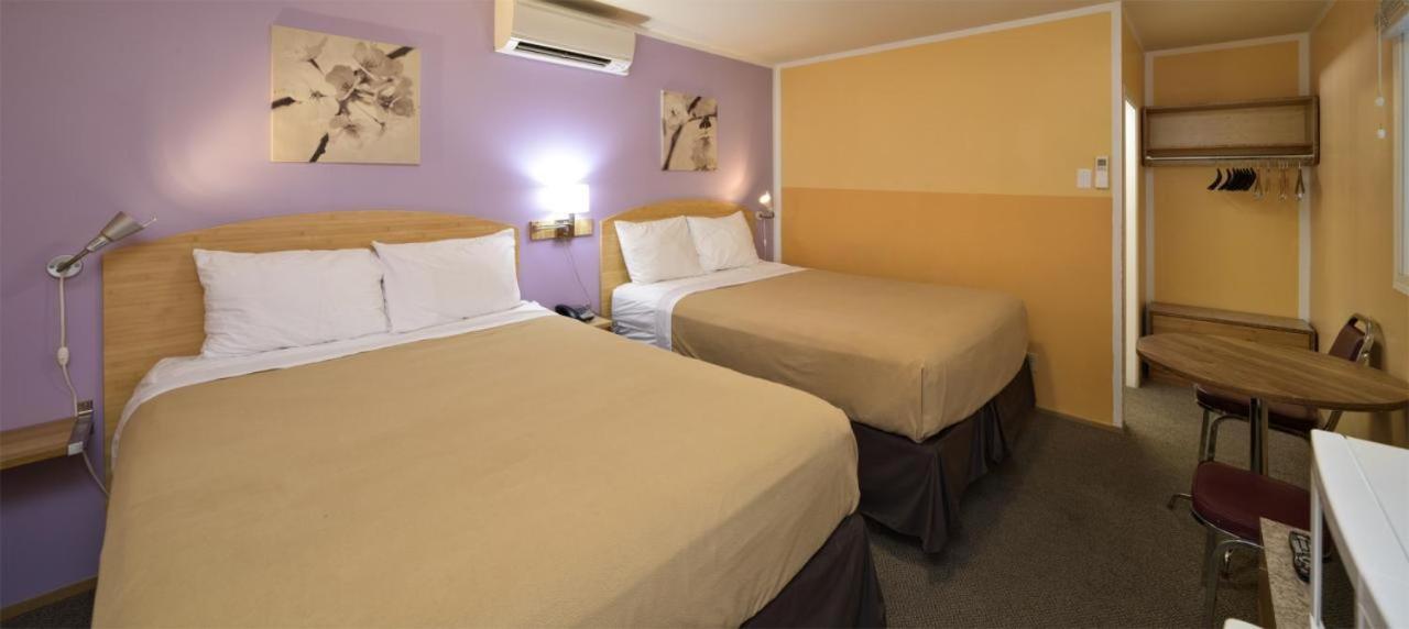 Waterfront Inn Пентиктон Экстерьер фото
